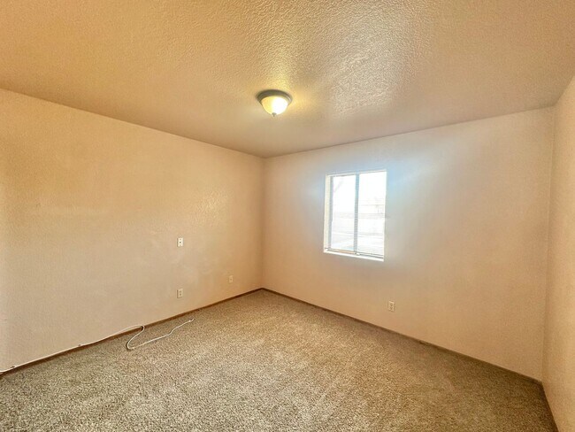 Building Photo - 3550 N Verdugo Rd