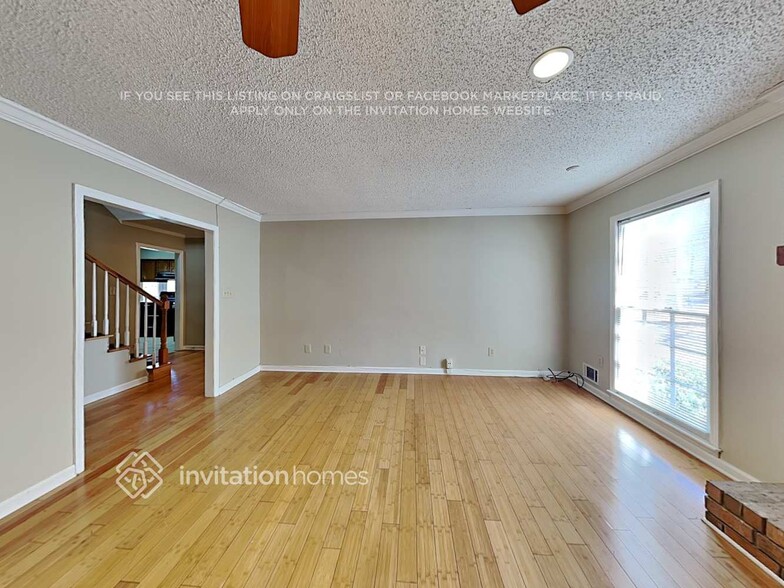 Building Photo - 6297 Queens Ct