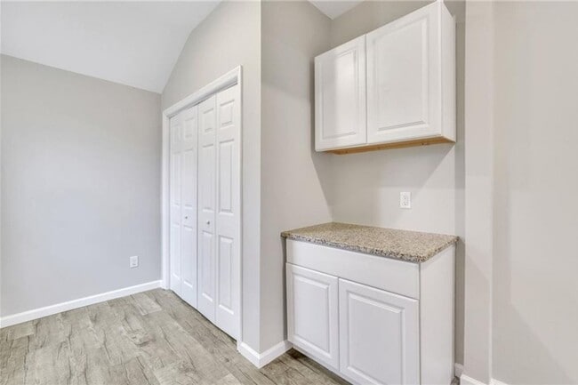 Building Photo - Live Near It All! 3 Bedroom Home in Midtown Savannah