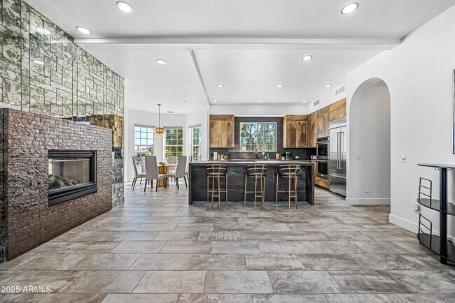 Building Photo - 15831 E Thistle Dr