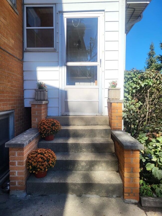 Primary Photo - 8435 S 81st Ave