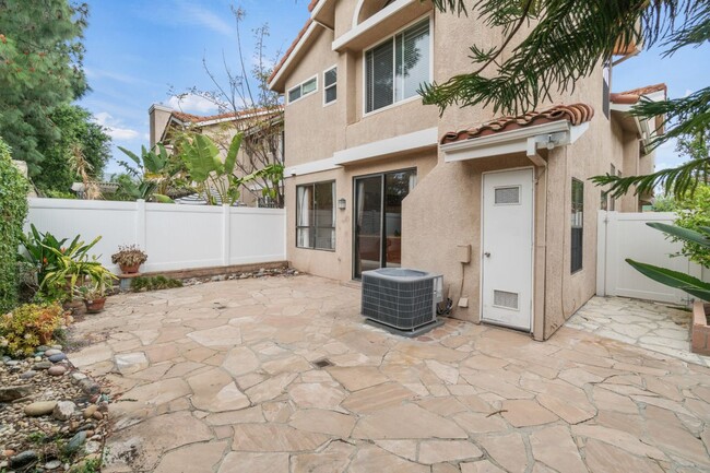 Building Photo - 471 Lorenzo Dr