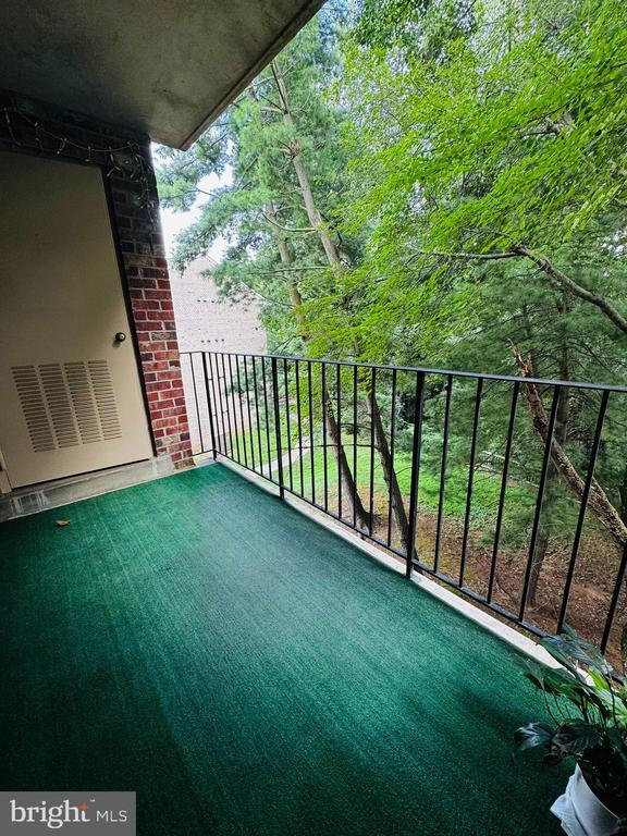 Building Photo - 1531 Colonial Dr