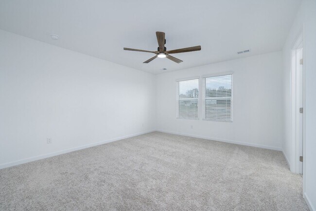 Building Photo - Brand New and Move-in Ready!