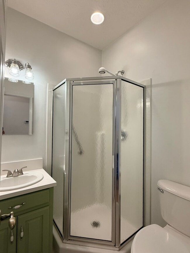 Building Photo - Peaceful Opelika Cabin For Rent