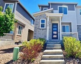 Building Photo - Fantastic Parkway Point 3 Bed 3 Bath 2 Car...