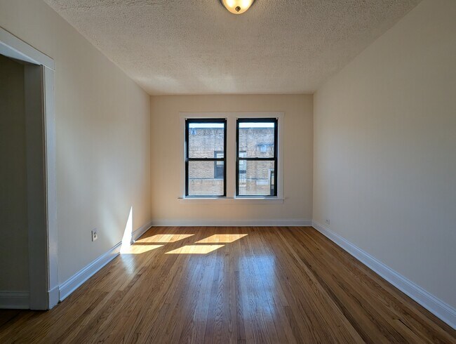 Building Photo - 2653 N Spaulding Ave