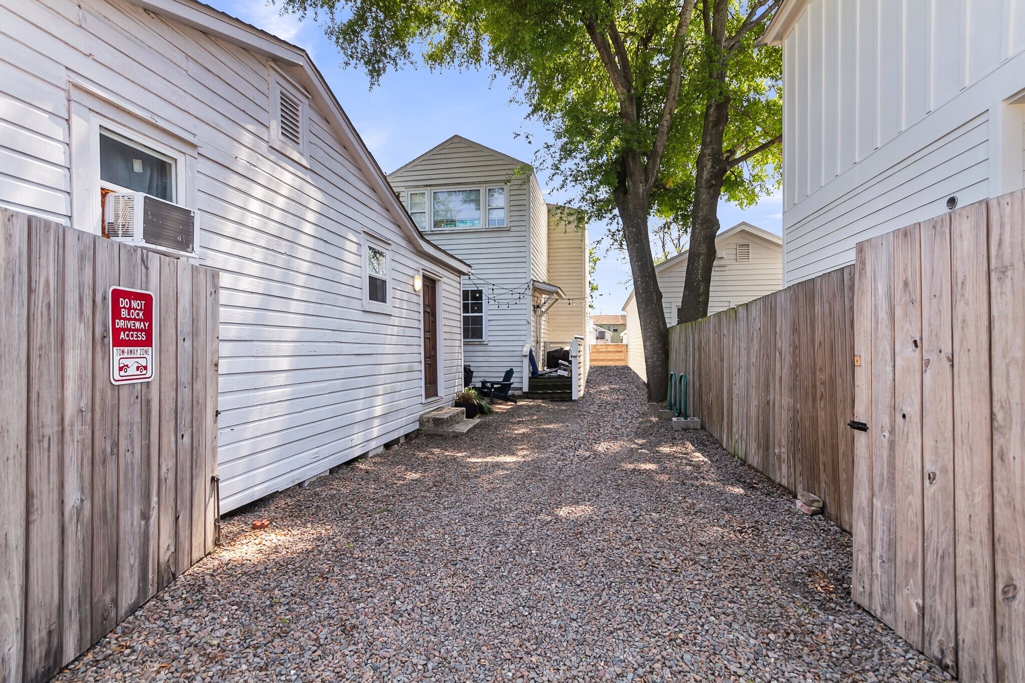 Building Photo - 40 Poinsett St