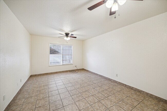 Primary Photo - 3003 Falk Ct