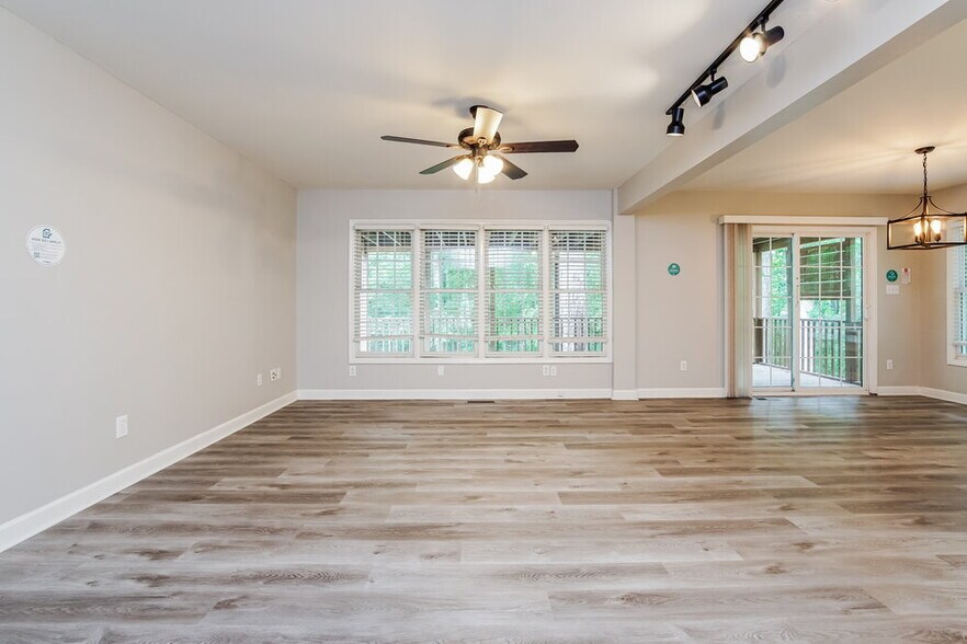 Building Photo - 2744 Brigadoon Dr