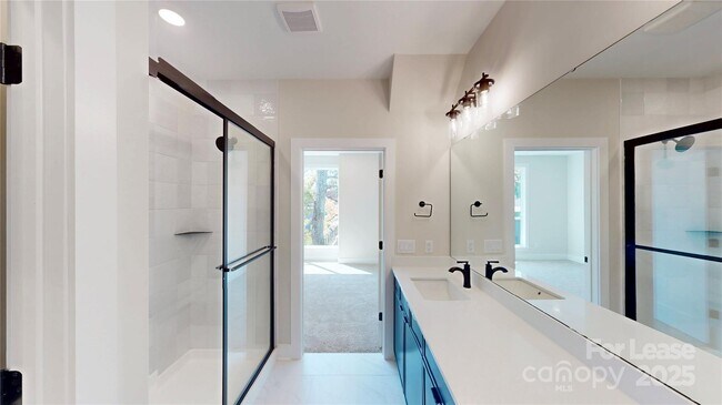 Building Photo - 407 Devender Ln