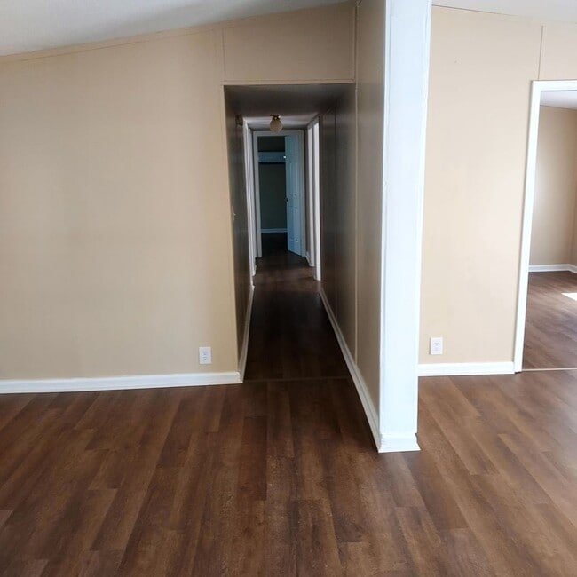 Building Photo - 2 Live Oak Ln