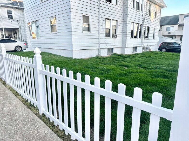 Building Photo - 67 Tremont Ave