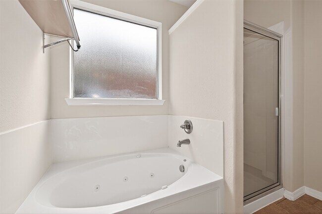 Building Photo - 24526 Avellino Ct