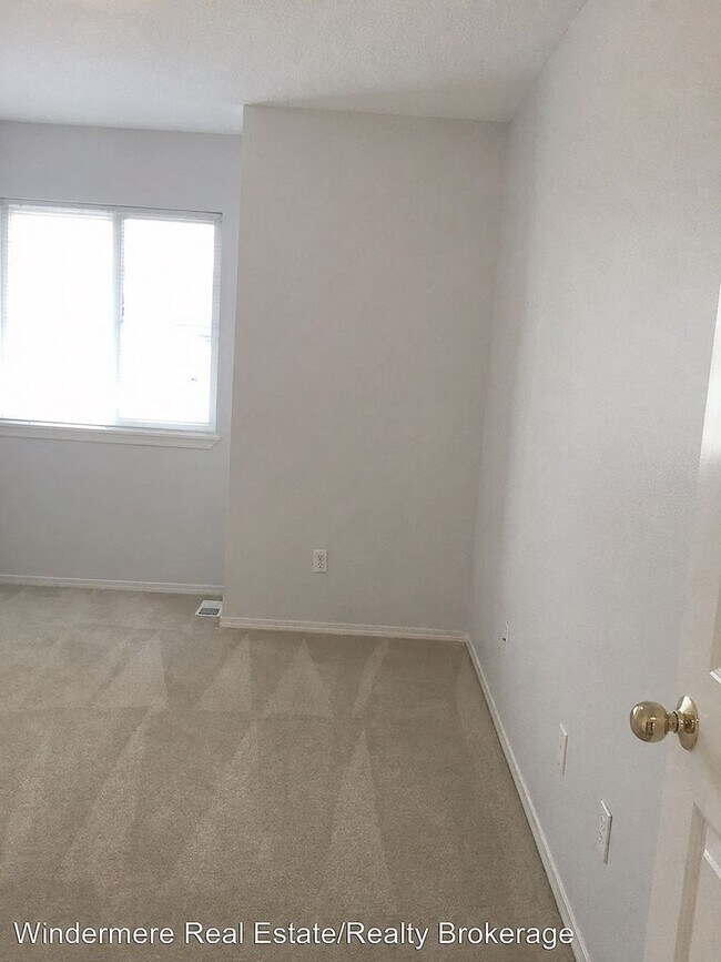 Building Photo - Mukilteo - 3 bdrm, 2 bath Townhome