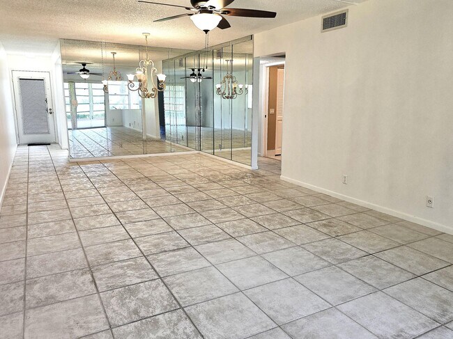 Building Photo - 2803 Victoria Way