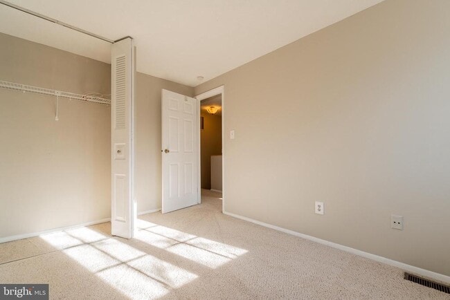 Building Photo - 2911 Montauk Ct