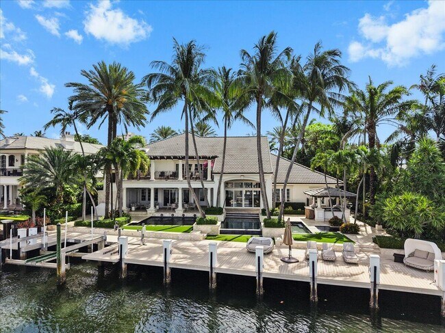 Building Photo - 1313 E Lake Dr