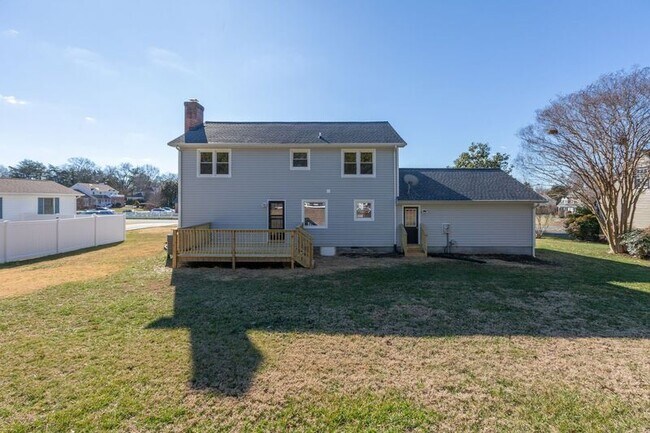 Building Photo - 35 Fox Run Ln