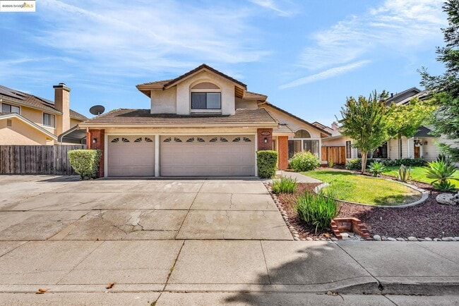 Building Photo - 4820 Ridgeview Dr