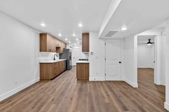 Building Photo - JR119L