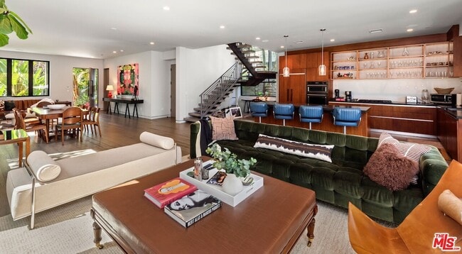 Building Photo - 1724 N Sierra Bonita Ave