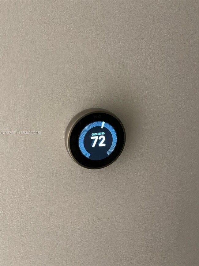 Building Photo - 2801 NE 183rd St