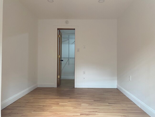 Building Photo - 930 Gravel Pike
