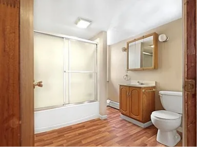 Building Photo - Cozy Milford Single Family – 3 Beds, Laundry, Parking!