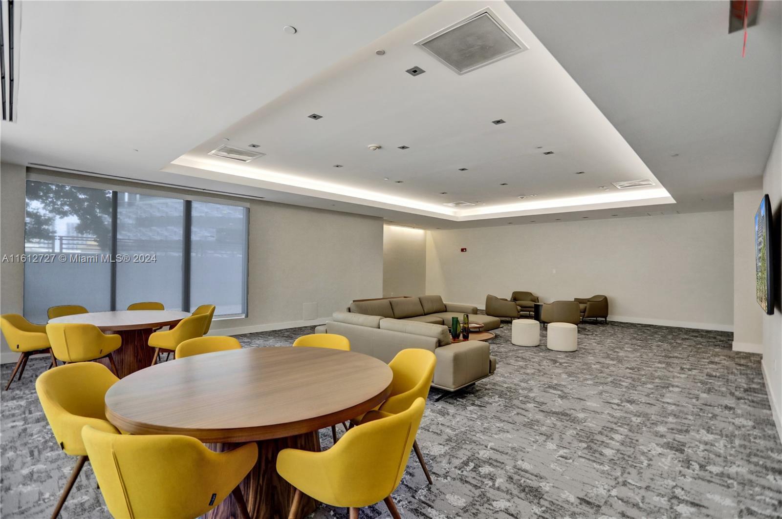 Building Photo - 1050 Brickell Ave