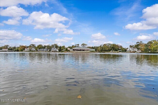 Building Photo - 1503 Comstock St