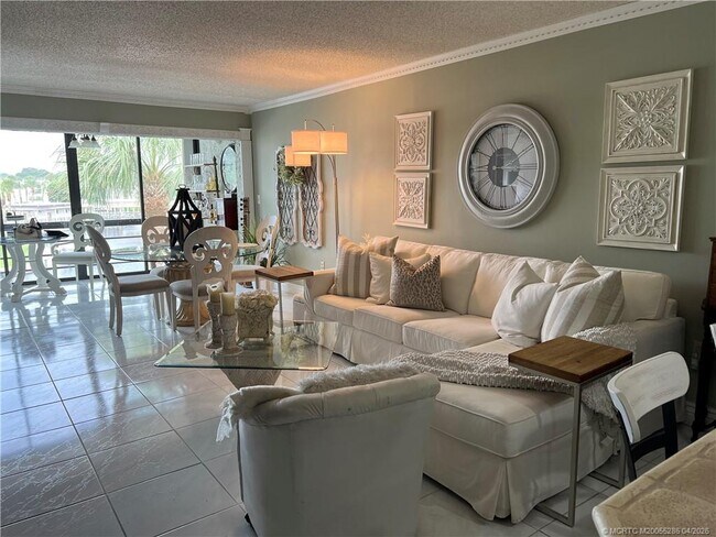 Building Photo - 1950 SW Palm City Rd