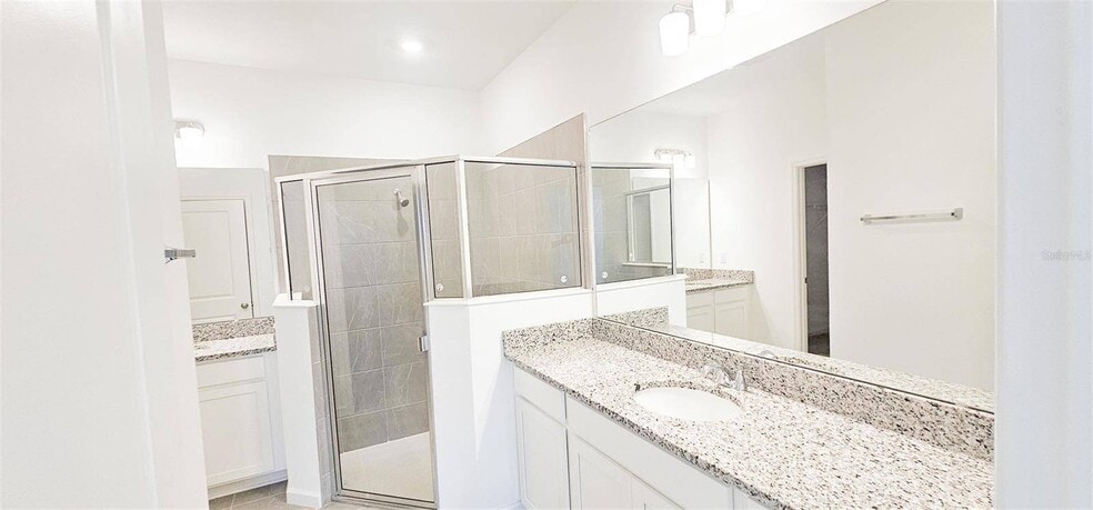 Building Photo - 413 Silver Palm Dr