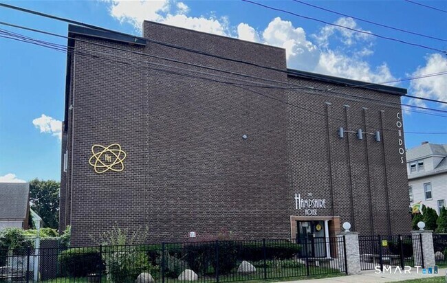 Building Photo - 393 Laurel Ave