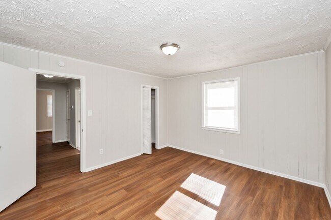 Building Photo - Exciting Opportunity! Charming 3 Bedroom Home in a Prime Location!