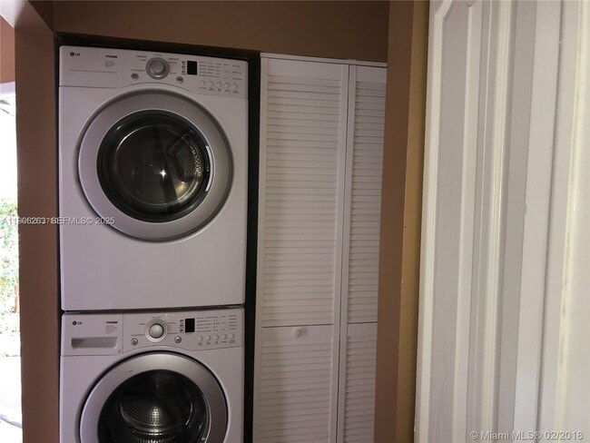 Building Photo - 15065 SW 49th Ln