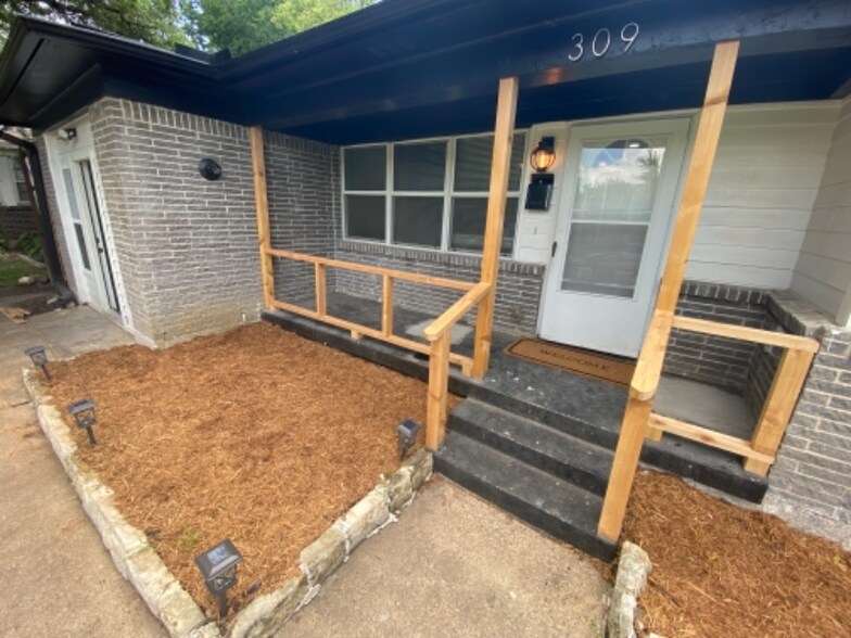 Building Photo - 309 Dover Dr
