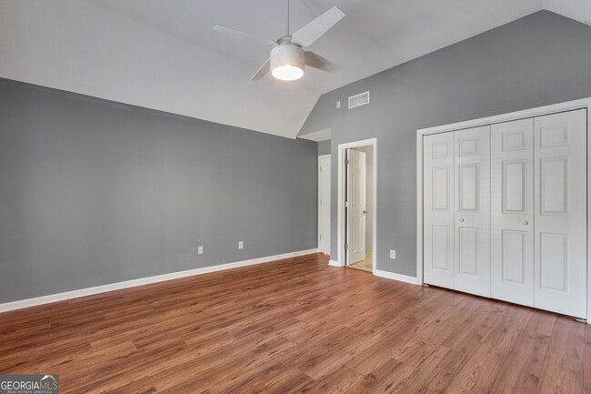 Building Photo - 135 Handshaker Ct