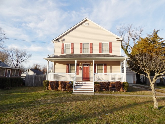 Primary Photo - 424 Lee St