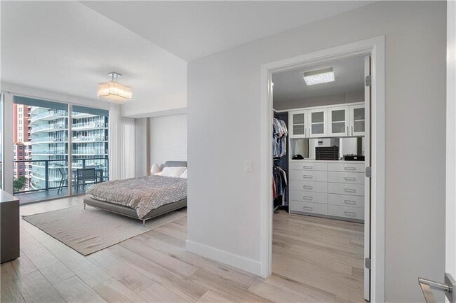 Building Photo - 2200 N Ocean Blvd