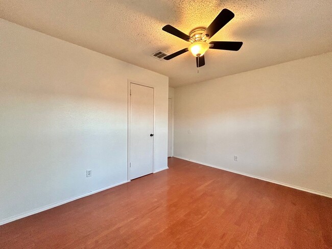 Building Photo - Charming Milwood Home Near Apple Campus & The Domain