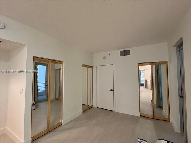 Building Photo - 3339 Virginia St