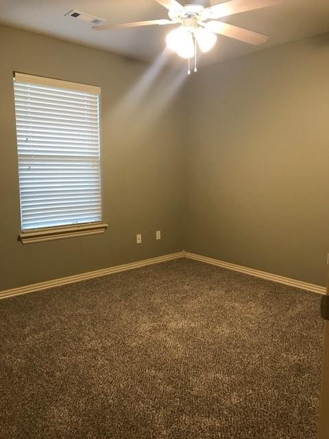 Building Photo - 818 Oakwood Ct