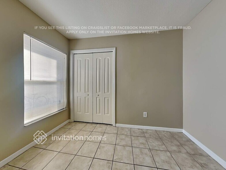 Building Photo - 717 Sand Ridge Dr