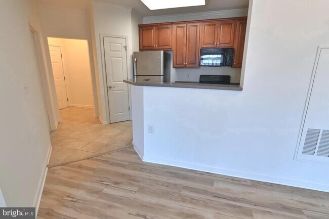 Building Photo - 21216 McFadden Square