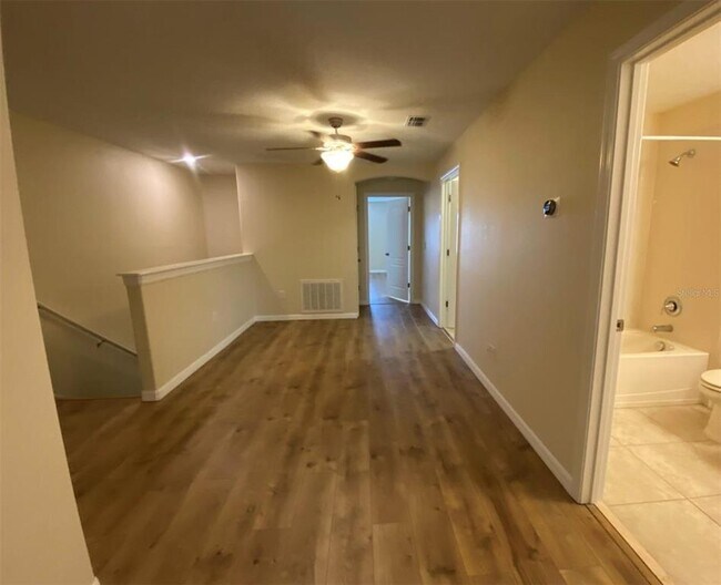Building Photo - 12013 Greengate Dr
