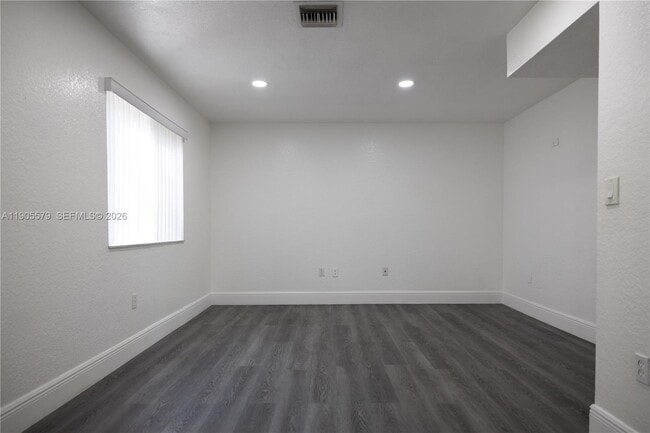 Building Photo - 15330 SW 134th Pl