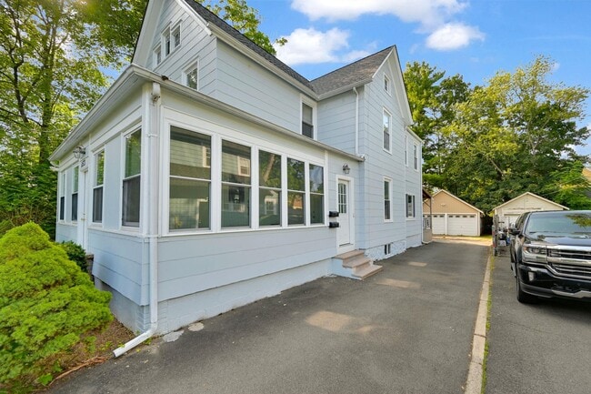 Building Photo - 153 Franklin Ave