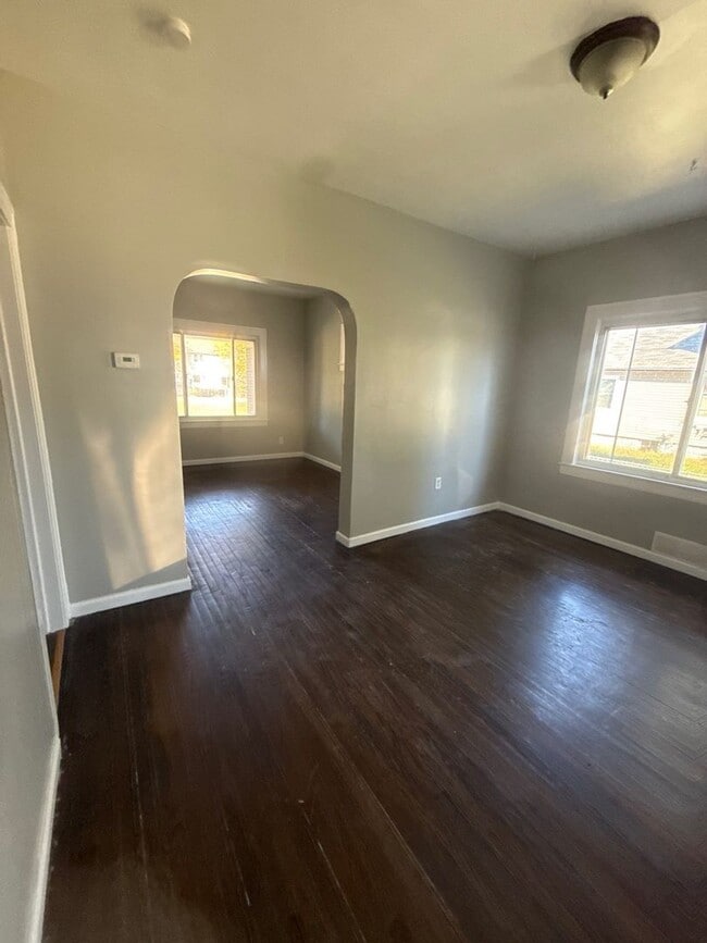 Building Photo - 4 Bedroom 2 Bath Home in Lincoln Park