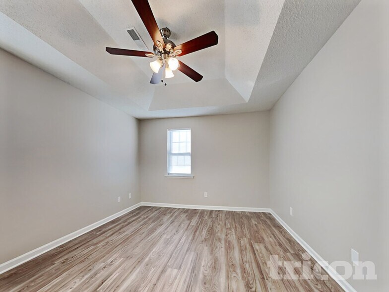 Building Photo - 120 Huntwood Trail